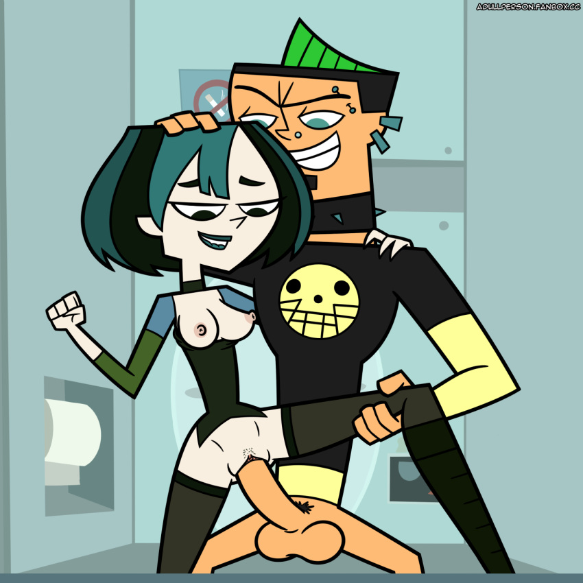 adullperson bathroom bitting_lip blue_eyes bottomless breasts_out choker duncan_(tdi) earrings erect_nipples gothic gothic_girl green_hair green_lipstick gwen_(tdi) huge_cock long_penis long_sleeves medium_breasts nipples piercing portable_toilet punk punk_hair sex_from_behind short_hair signature smile spiked_collar stockings topless total_drama_(series) vaginal vaginal_penetration vaginal_sex